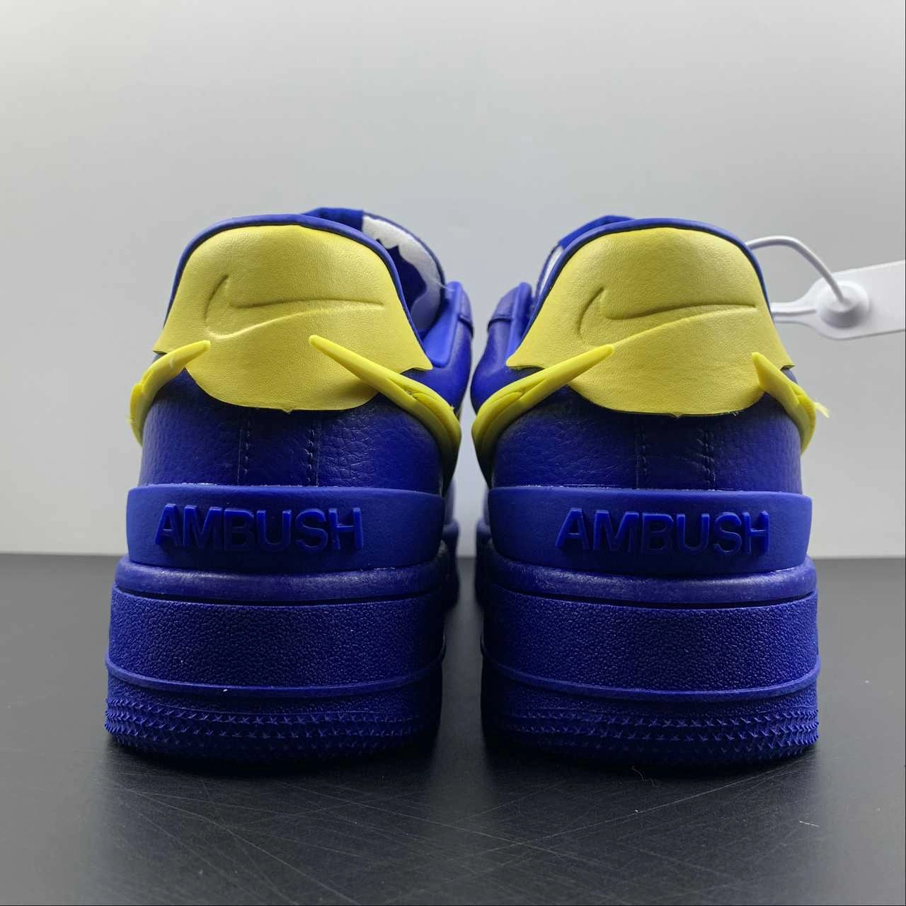 Natural Fit On Foot Ambush x Air Force 1 Low Phantom Game Royal Varsity Maize DV3464-400