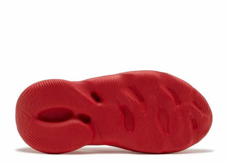 Yeezy Foam RNNR Vermillon Flexible Wear Fog Hike
