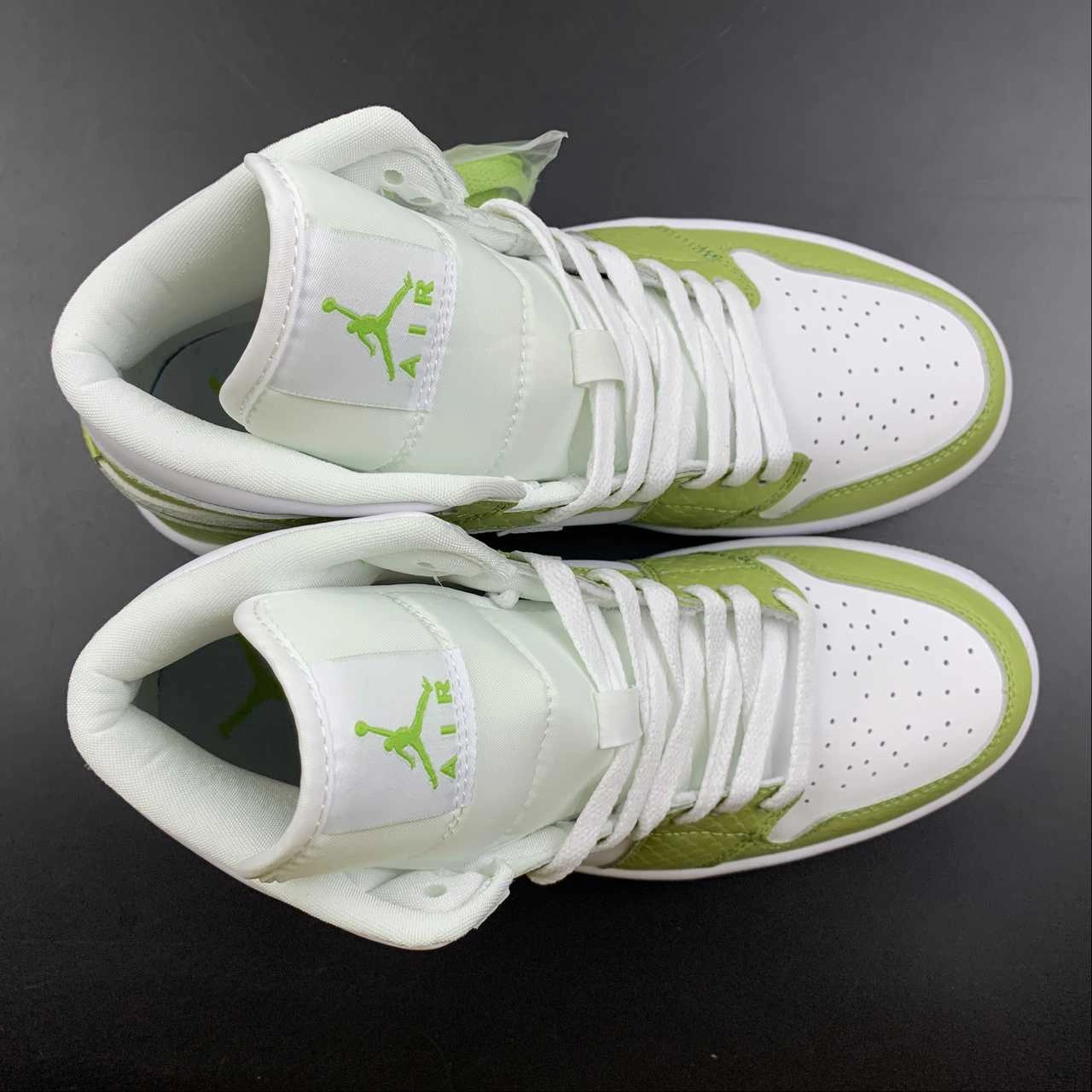 Thermoplastic Uppers Air Jordan 1 Mid SE White Vivid Green-White (2022)