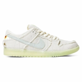 Nike SB Dunk Low Mummy DM0774 111 Hardwearing
