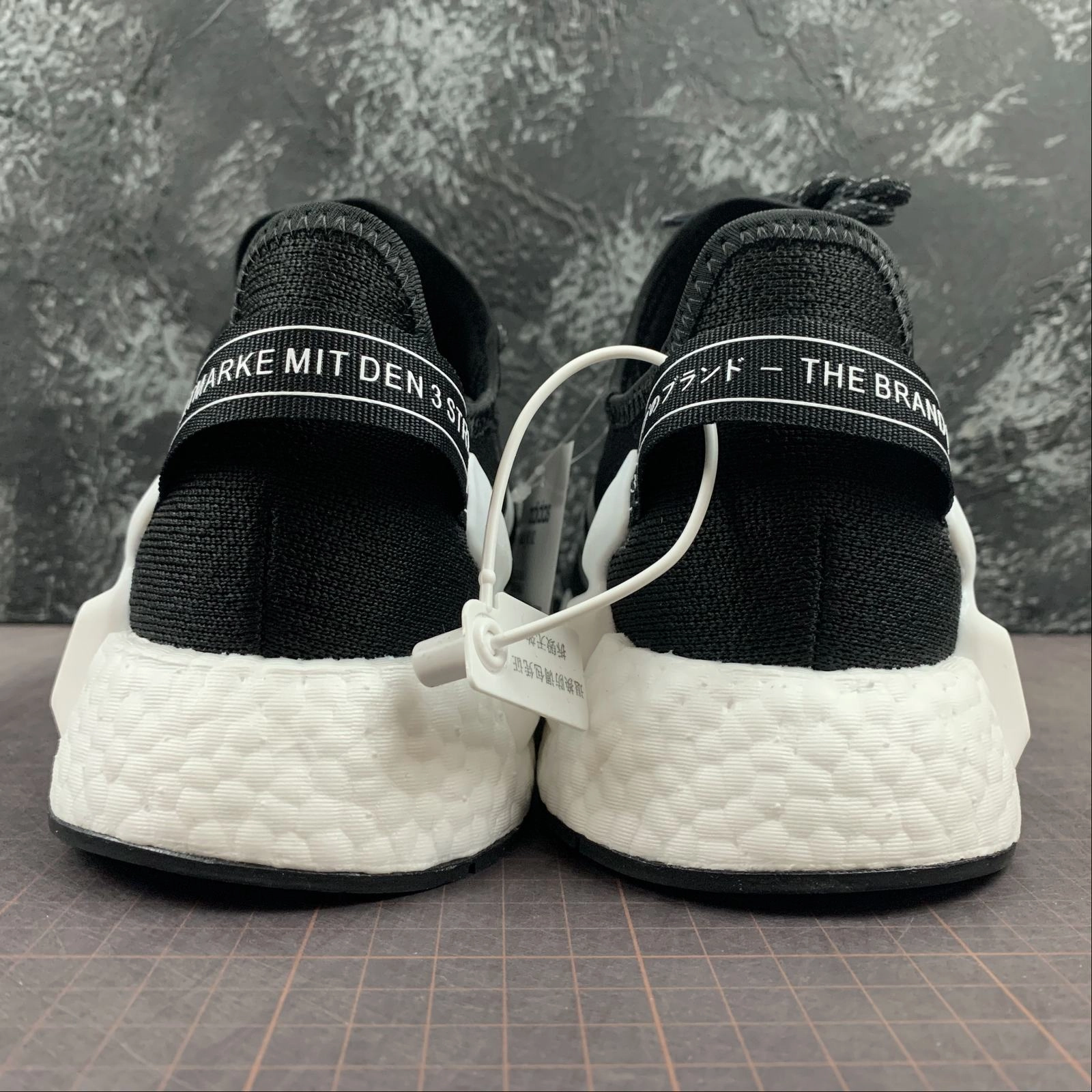 Quick Drying Fabric Adidas NMD R1 V2 Black White