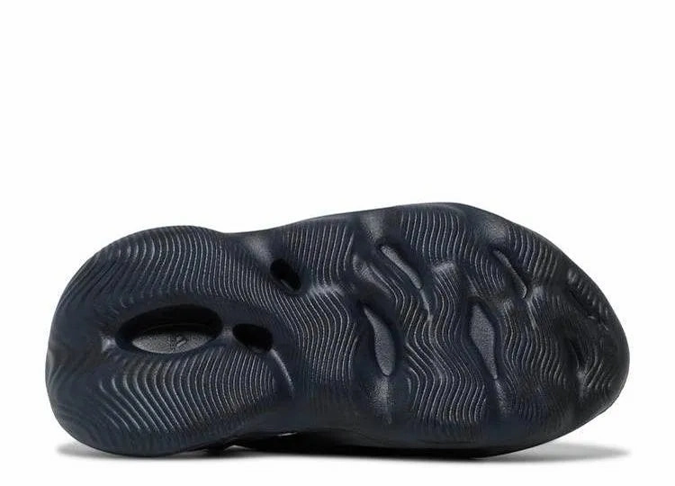 Yeezy Foam RNNR Mineral Blue Long Walk