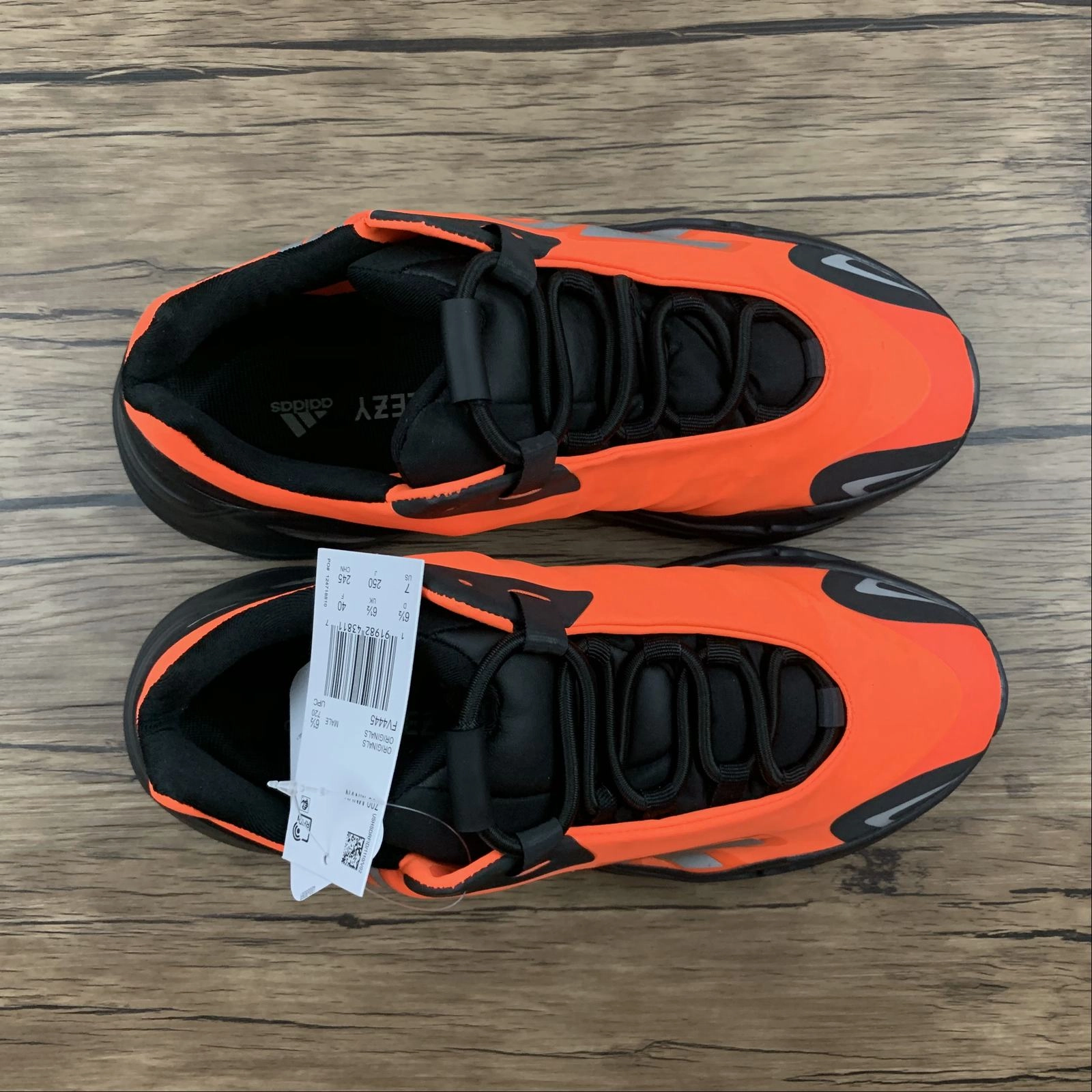 running gait analysis Adidas Yeezy Boost 700 MNVN Orange FV3258