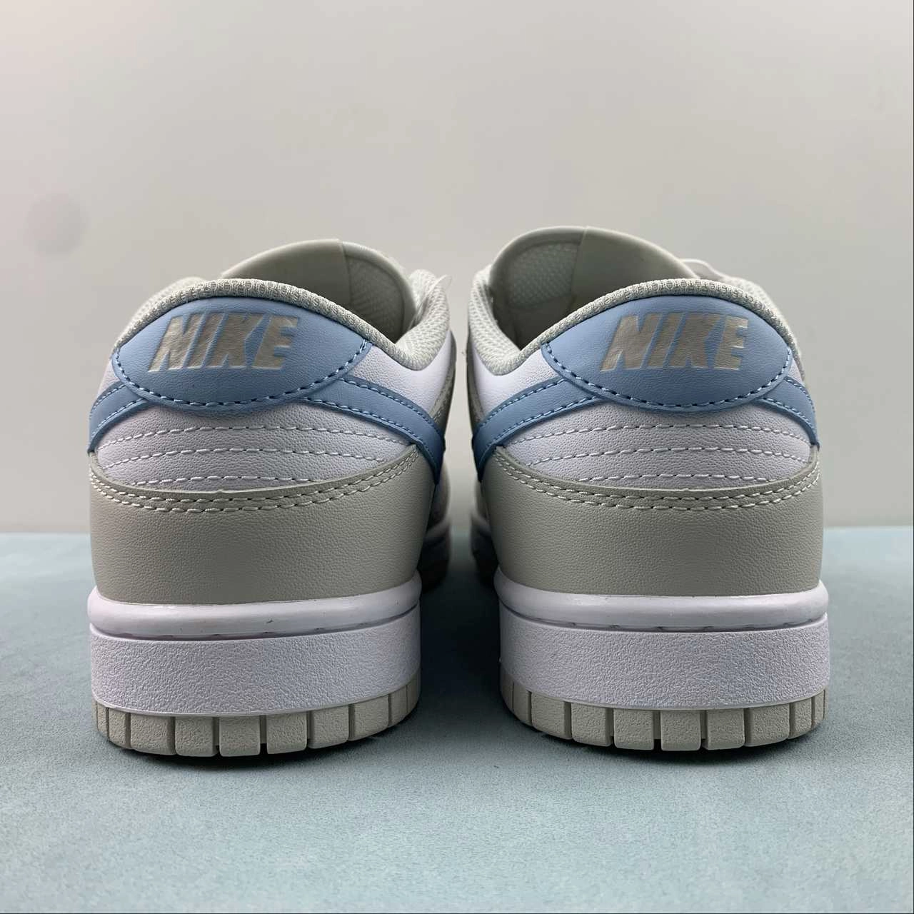 Comfort Fit Socks SB Dunk Low Light Bone Armory Blue HF0023-100