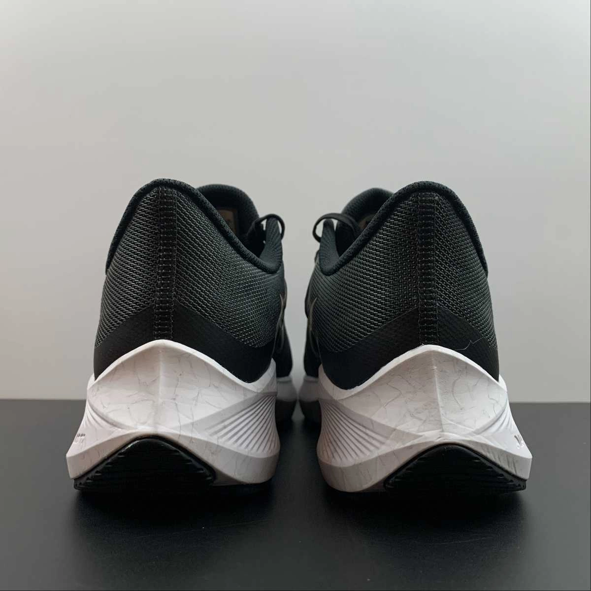 Impact Guard Air Winflo 8 Black Metallic Gold CW3419-009