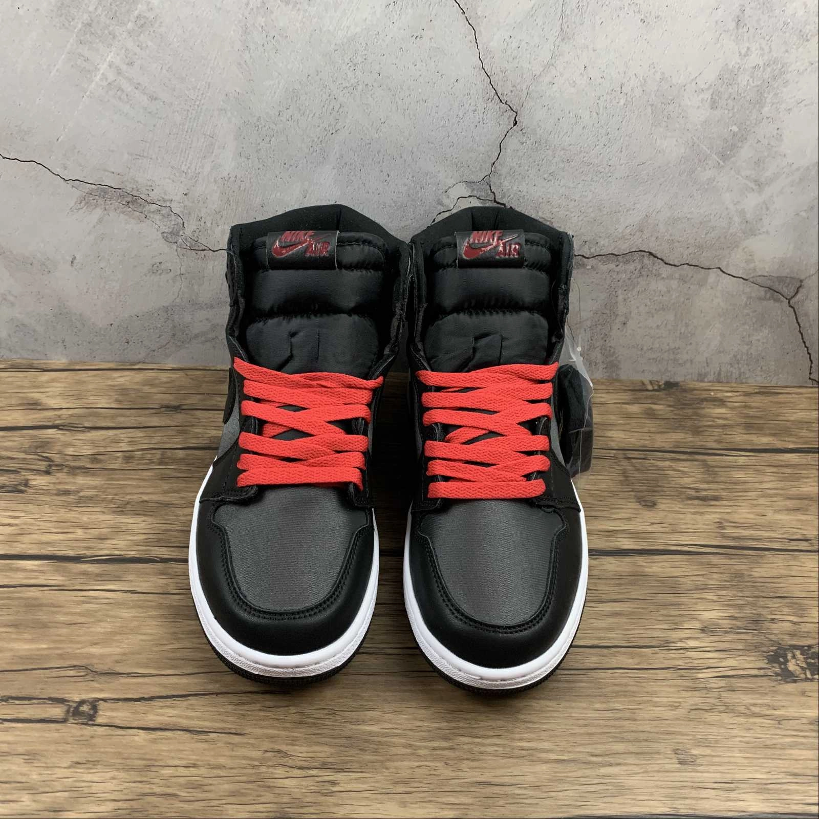 Softness Urban Touch Air Jordan 1 Retro High OG Black Gym Red-Black-White (2021) 555088-060