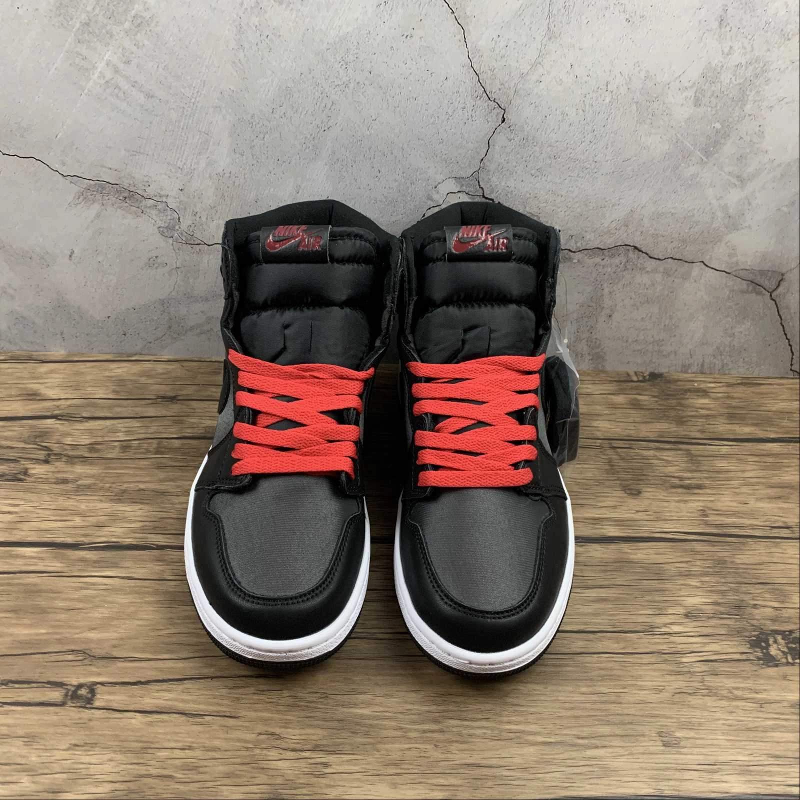 Daily Use Air Jordan 1 Retro High OG Black Gym Red-Black-White (2021) 555088-060