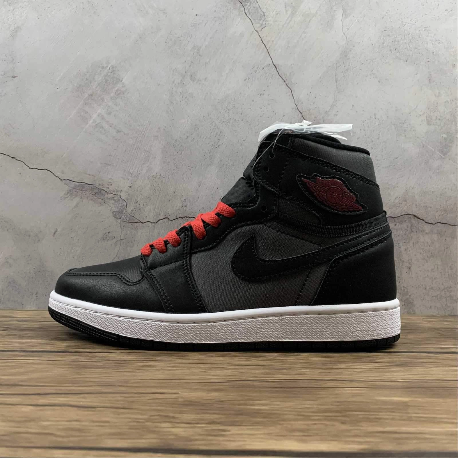 Air Jordan 1 Retro High OG Black Gym Red-Black-White (2021) 555088-060 Lightweight Build