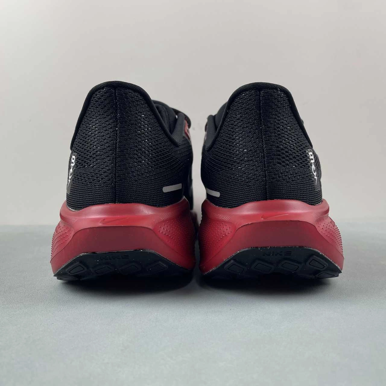 Air Zoom Pegasus 41 Gym Red White Black HF0401-600 Midfoot structure offers consistent responsiveness Form Balance