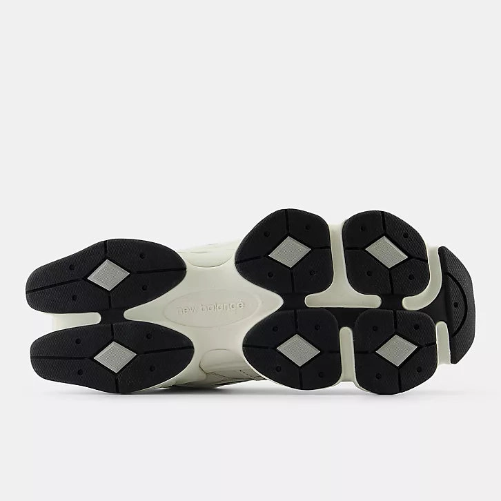 New balance U 9060 High Traction Tread