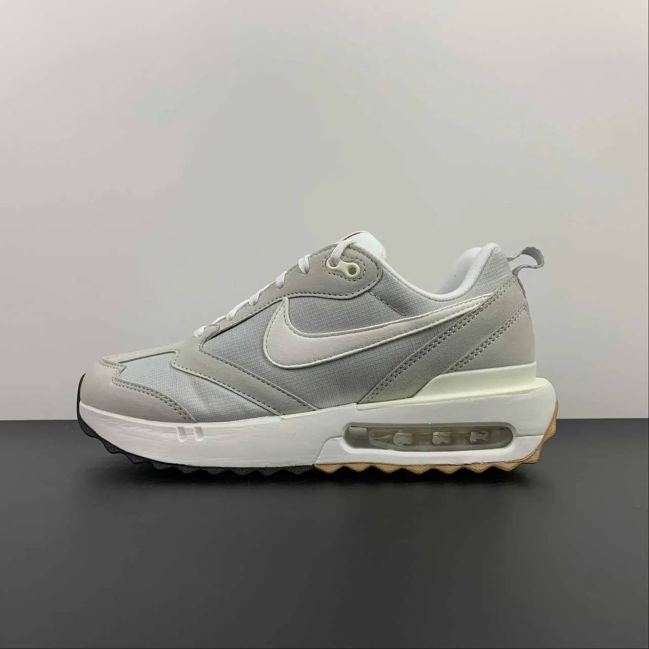 non - competitive Air Max Dawn Grey Fog Black Gum Light Brown DJ3624-002