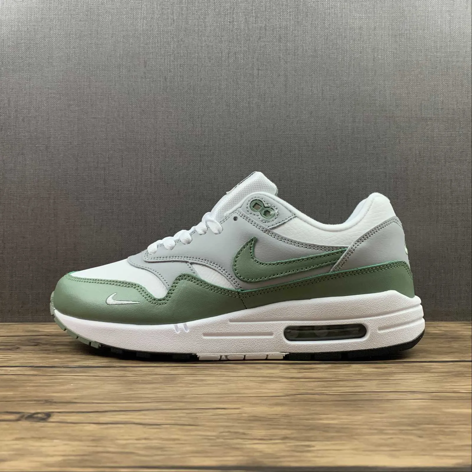 Stable Structure SlipOnConvenience Air Max 1 Premium Spiral Sage Wolf Gray Black White DB5074-100