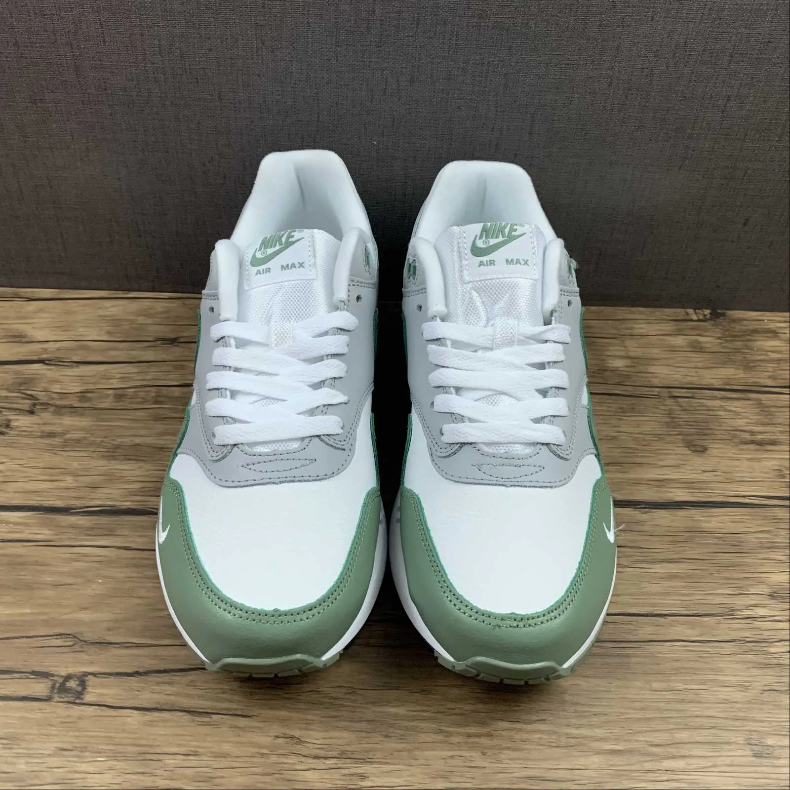 low - heel shoes traction - control - technology shoes Air Max 1 Premium Spiral Sage Wolf Gray Black White DB5074-100