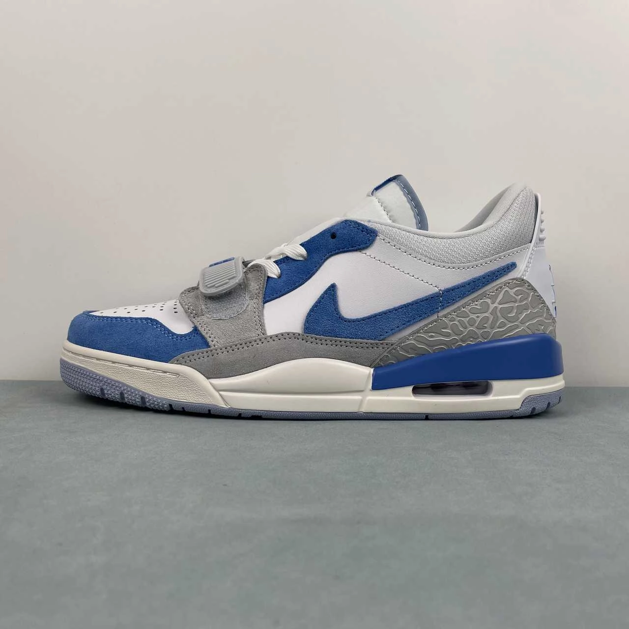 Air Jordan Legacy 312 Low Lucky Shorts Summit White Hydrogen Blue CD7069-141 High Top Ankle Support Lockdown Fit Structure