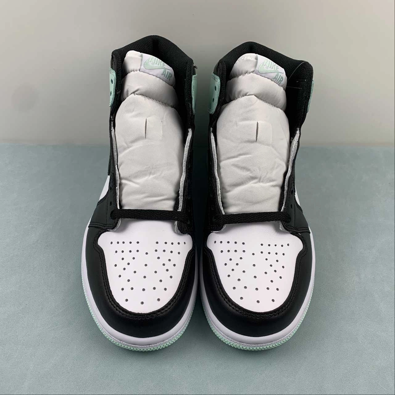 Air Jordan 1 Retro High OG NRG White Igloo Black 861428 100 Quick Release Tongue Reflective details