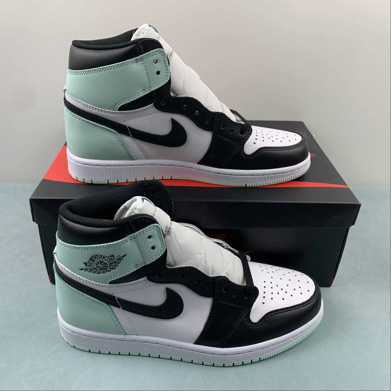 Air Jordan 1 Retro High OG NRG White Igloo Black 861428 100 Sock Like Collar Fit Comfortable Midsole