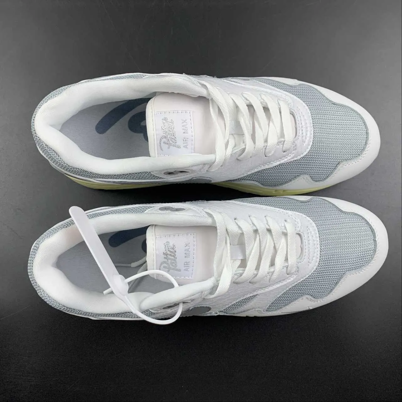 running in park shoes matte - finish - design shoes Patta x Air Max 1 Waves Metallic Silver Black DQ0299-100