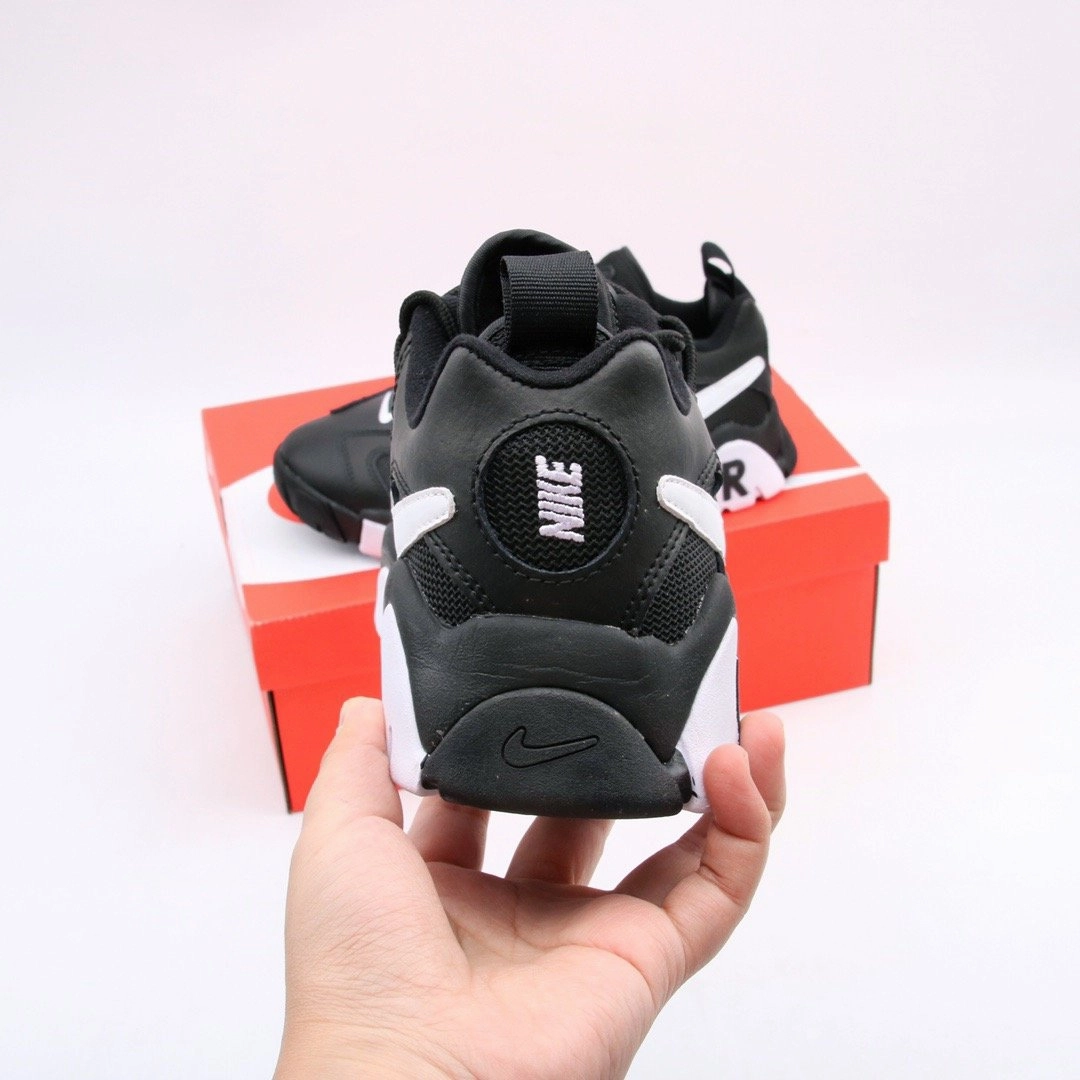 ethically - produced Air Barrage Low Black White White CK4355 001