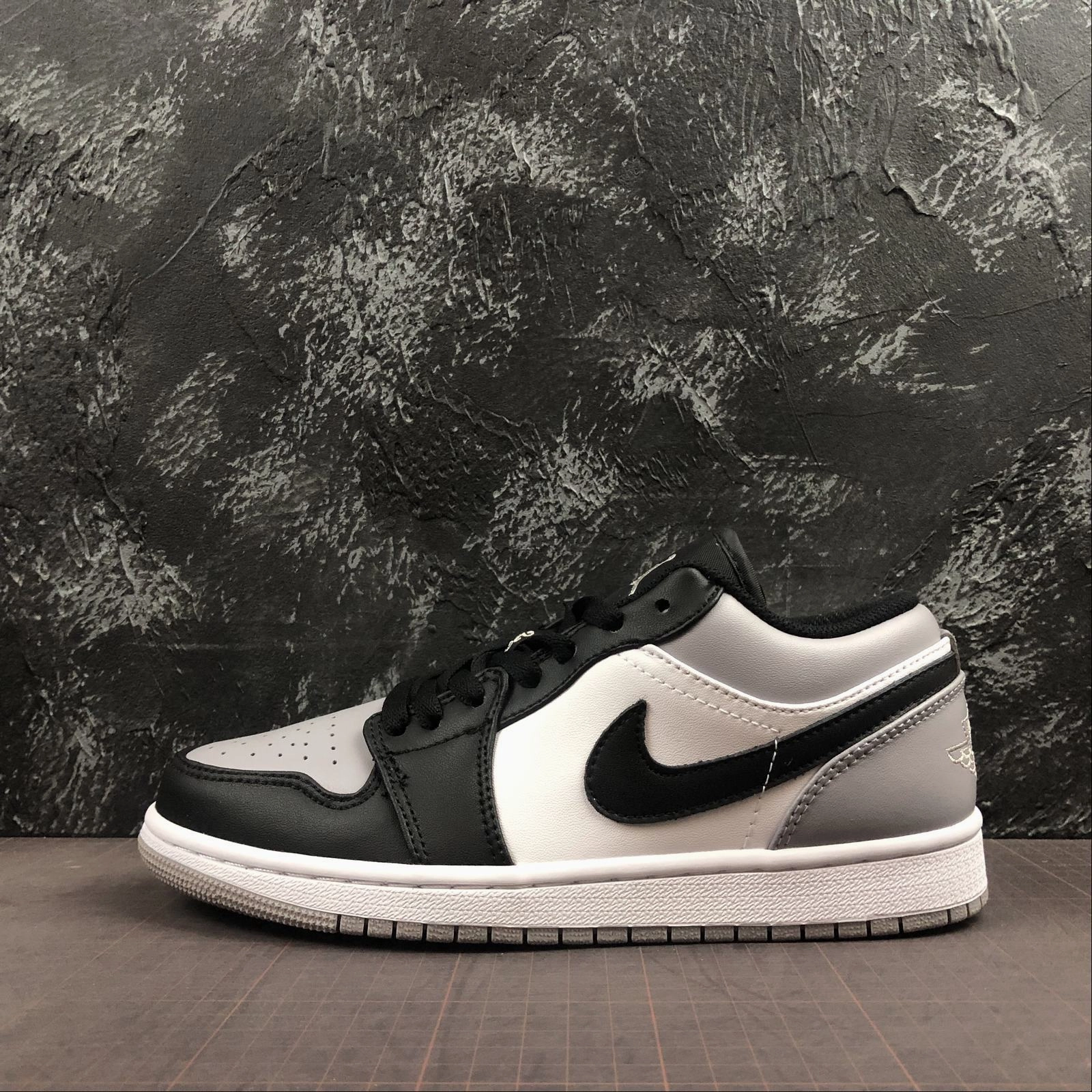 Vertical Flex Channel Air Jordan 1 Low White Atmosphere Grey-Black 553558-110