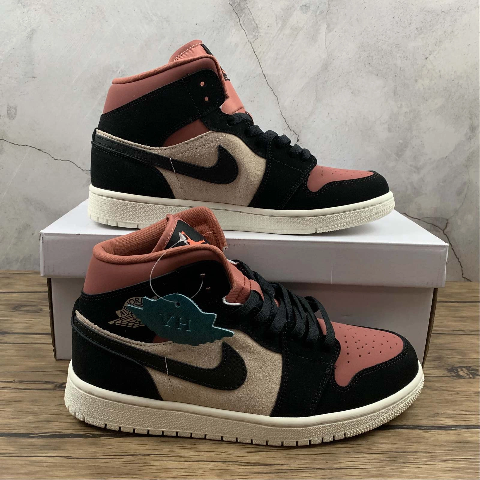 Fast Lane Compression Resistant Midsole Air Jordan 1 Mid Particle Beige Black (2020) BQ6472-202