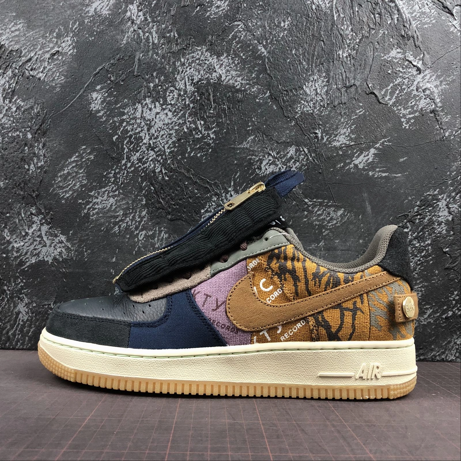 Canvas Soft All Day Use Travis Scott x Air Force 1 Low Cactus Jack Multi Color Muted Bronze Fossil CN2405-900