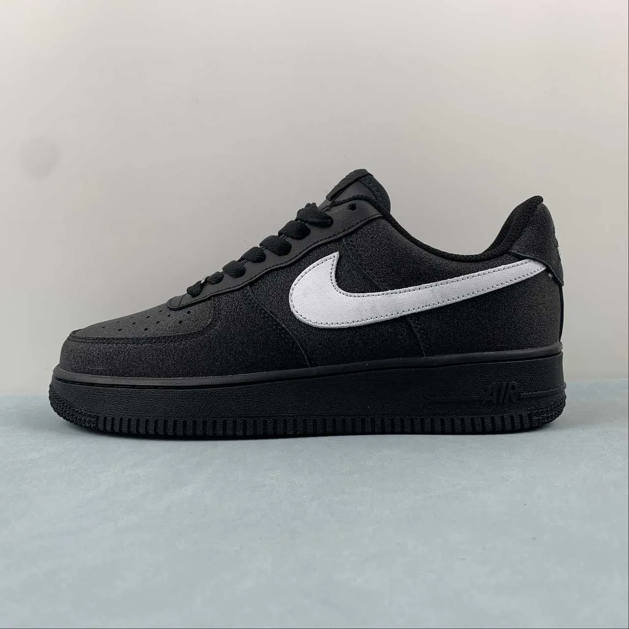 Air Force 1 07 Low Black Black Silver CW2288-001 Heavy Stride Farm Jog