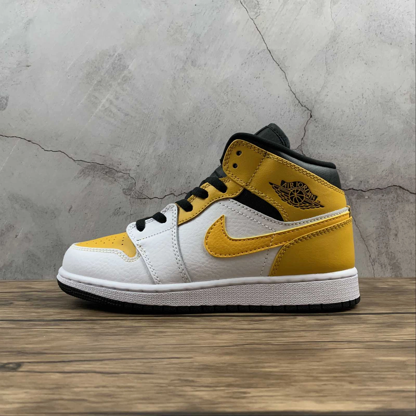 Air Jordan 1 Mid (GS) White University Gold-Black (2021) 554725-170 Sole Tech High Ankle