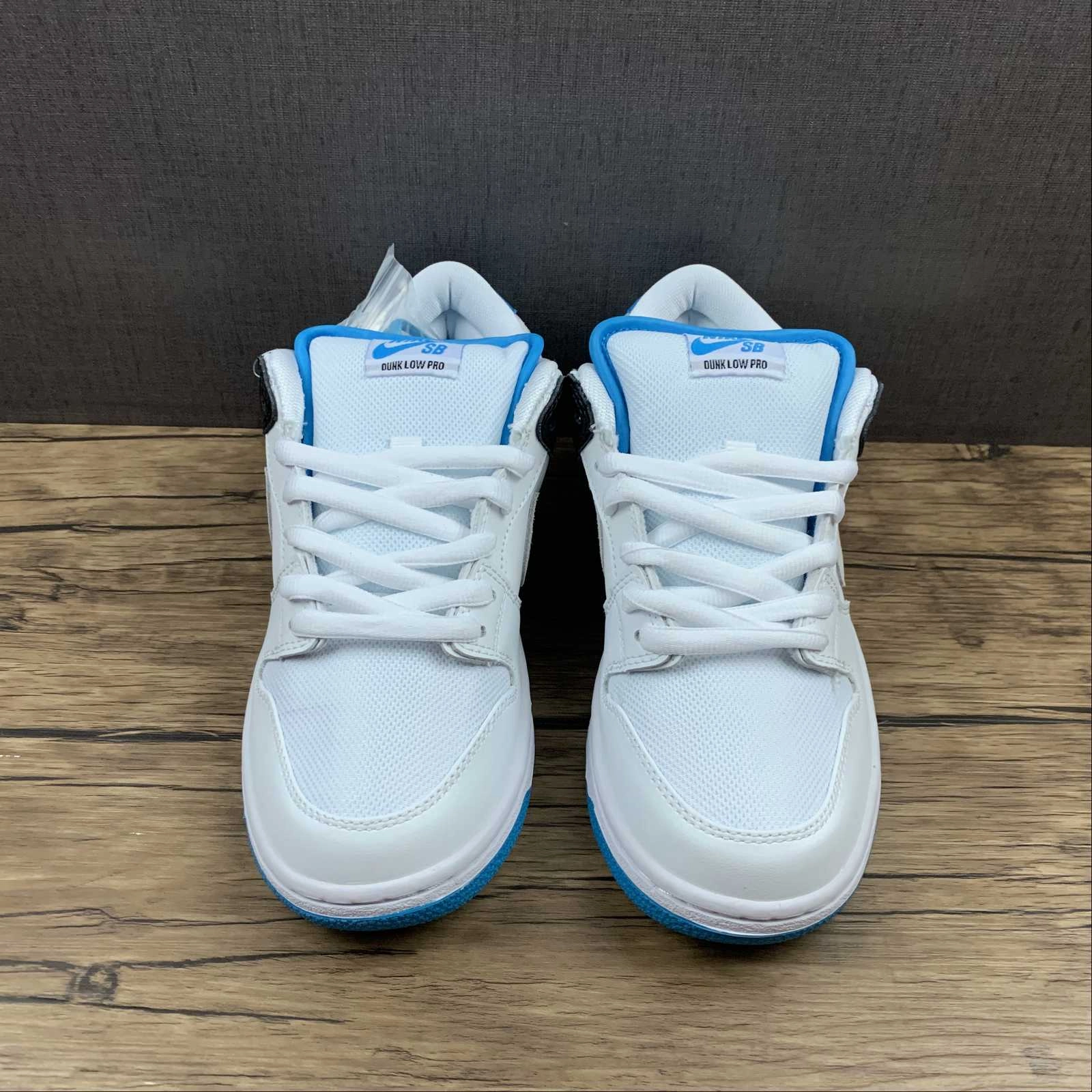 Dynamic Traction Pattern SB Dunk Low PRO White Black Blue BQ6817-101