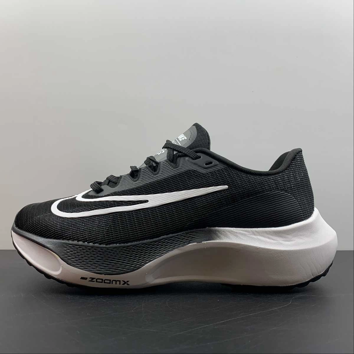 Power Walk All Movement Zoom Fly 5 Black White DM8968-001