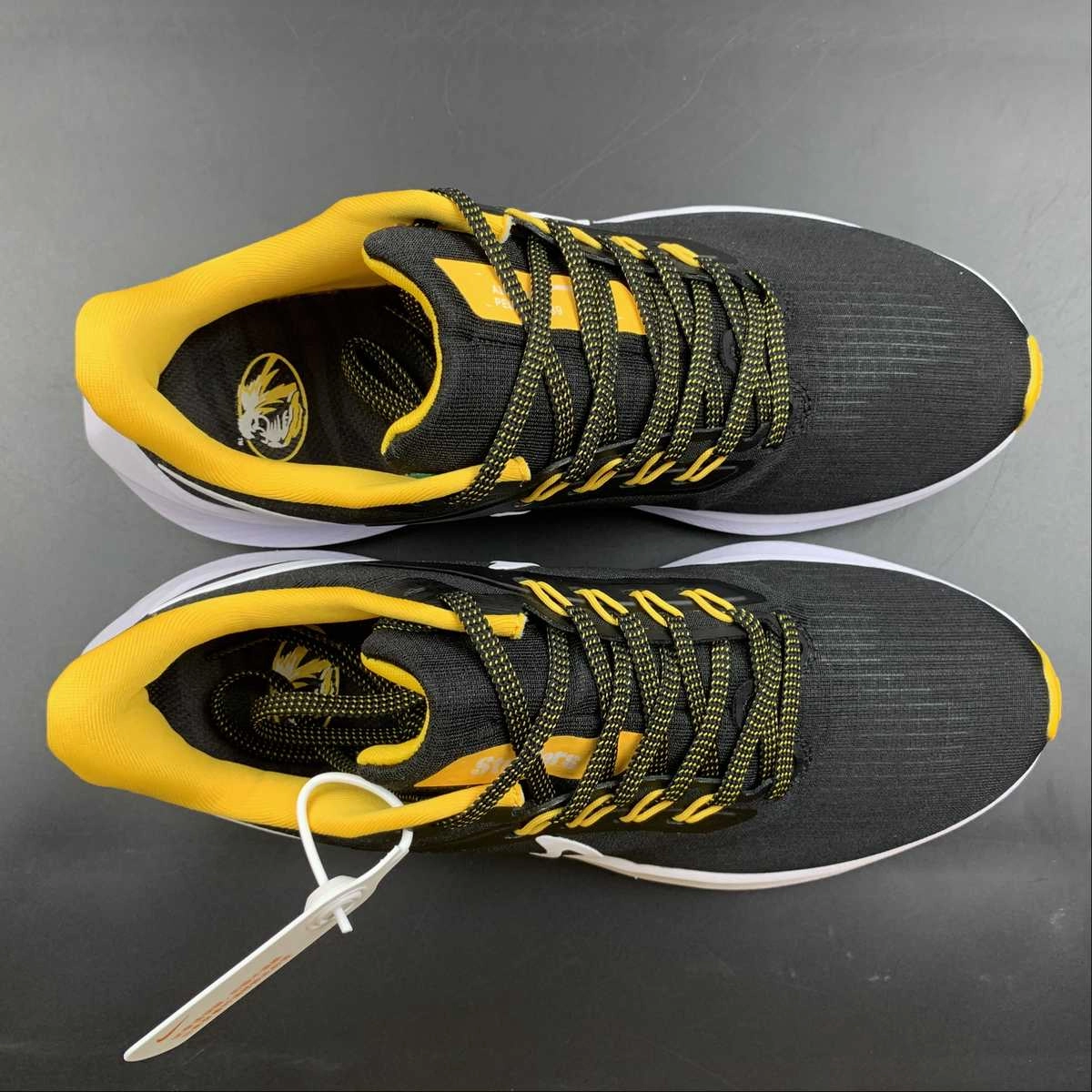 Laces stay secure through repeated motion and impact Air Zoom Pegasus 39 Black White Yellow DR2059-001