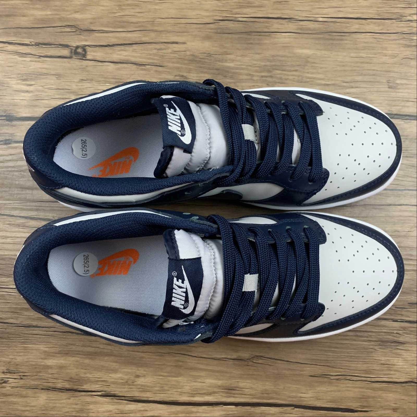 Stable SB Dunk Low Georgetown Wolf Grey Dark Obsidian Total Orange DD1391-003