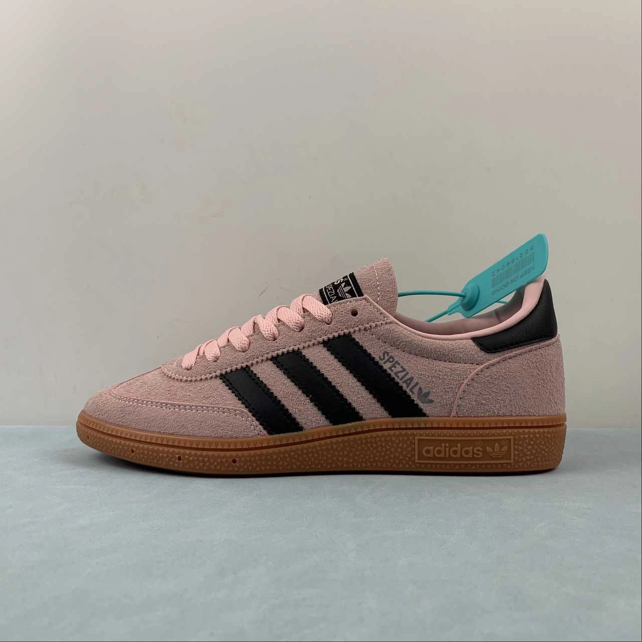 running in a waterfall area shoes Adidas Handball Spezial Clear Pink Arctic Night Gum IF6561