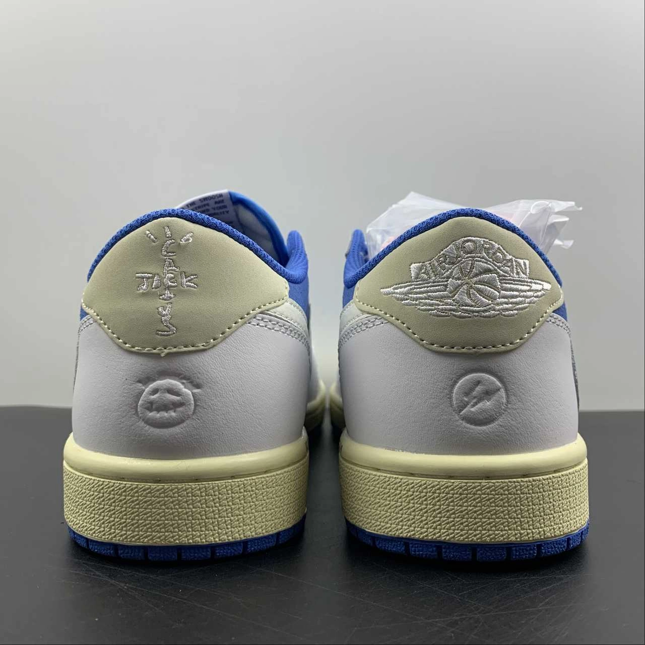 Hybrid Cushioning Travis Scott x Air Jordan 1 Low OG Sail University Blue White DQ4277-212