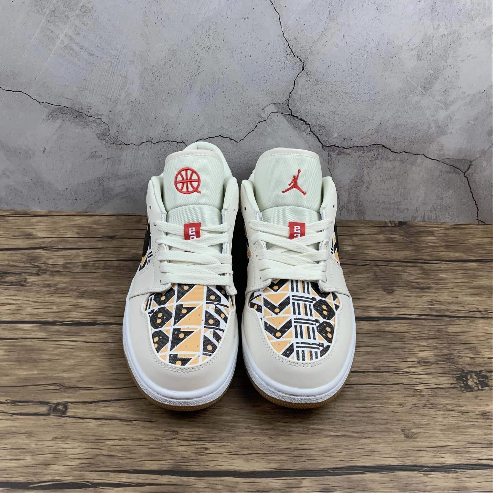 Air Jordan 1 Low Quai 54 Team Orange Baroque Brown CZ4155-100 Luxurious Touch Steady Form