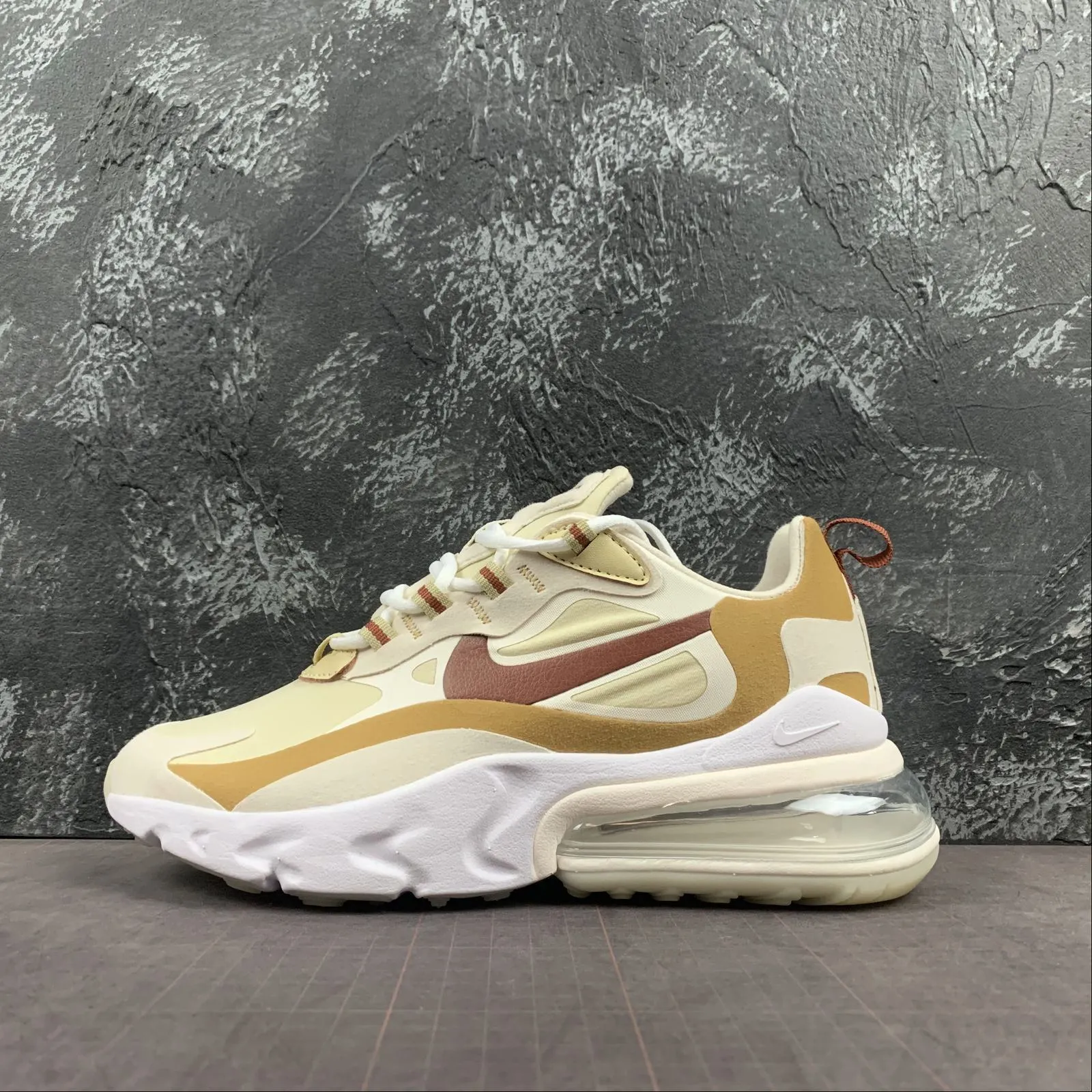Air Max 270 React White Brown Grey AT6174-700 rehabilitation running shoes