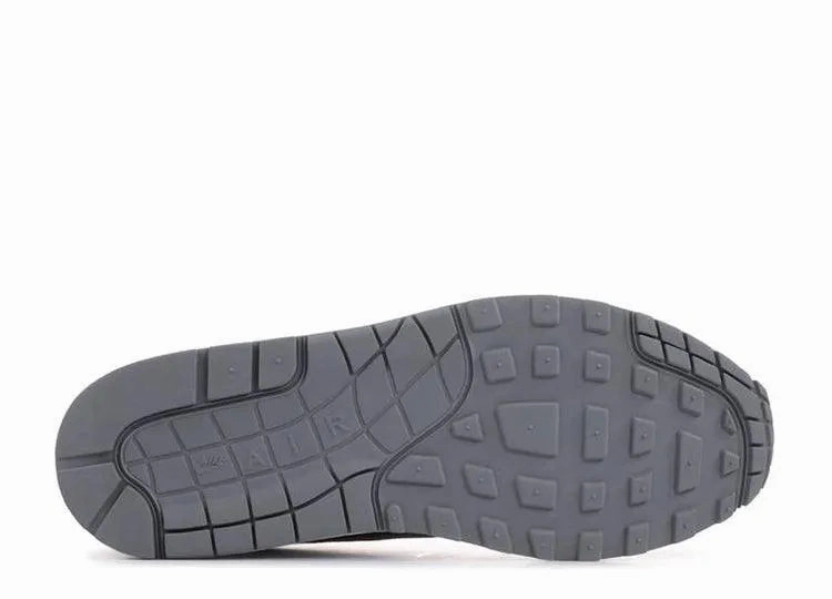 speed - focused shoes Nike Air Max 1 Cool Grey Uni Red