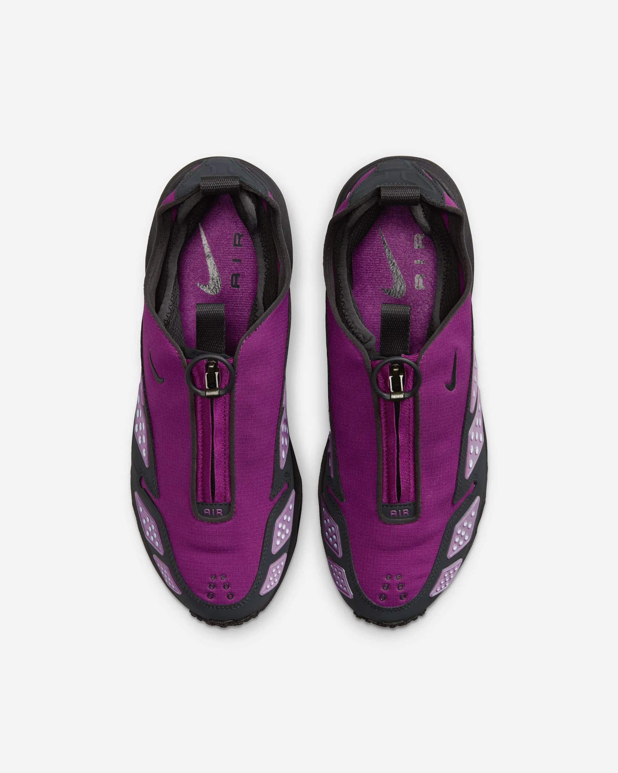 NIKE WMNS AIR MAX SNDR GTX running in a desert oasis area shoes waterproof fabric shoes