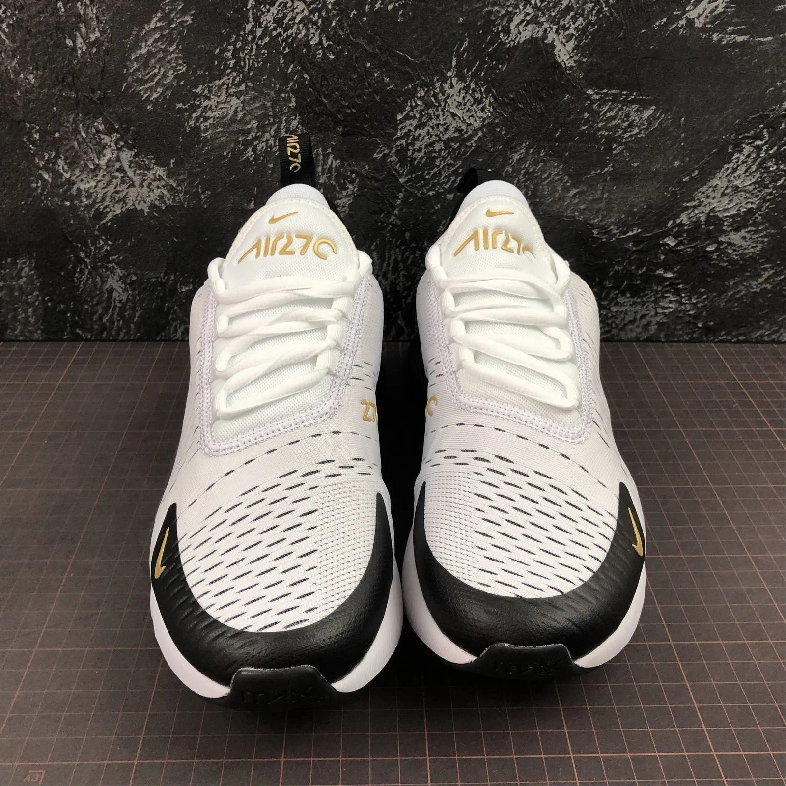 high - jump running shoes Air Max 270 White Metallic Gold Black AV7892-100