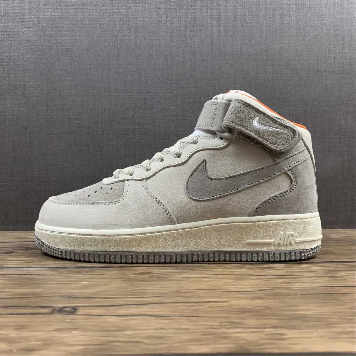 Date Outfit Off-White x Air Force 1 07 Mid Gray Orange CQ5059-105