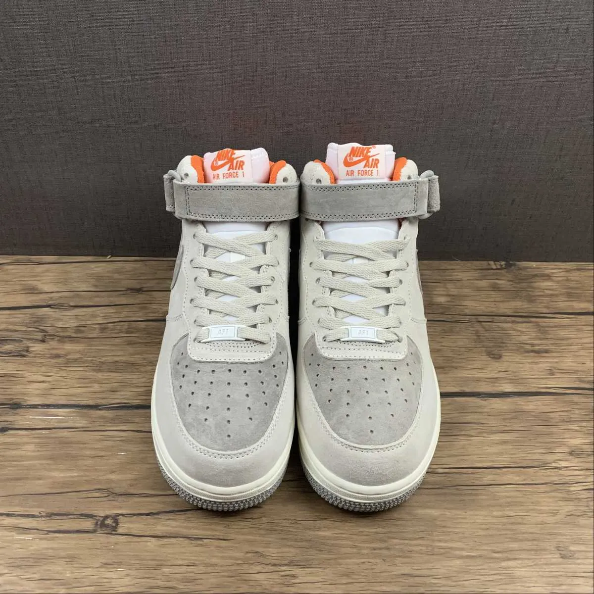 Comfortable Arch Cushion Bare Feel Off-White x Air Force 1 07 Mid Gray Orange CQ5059-105