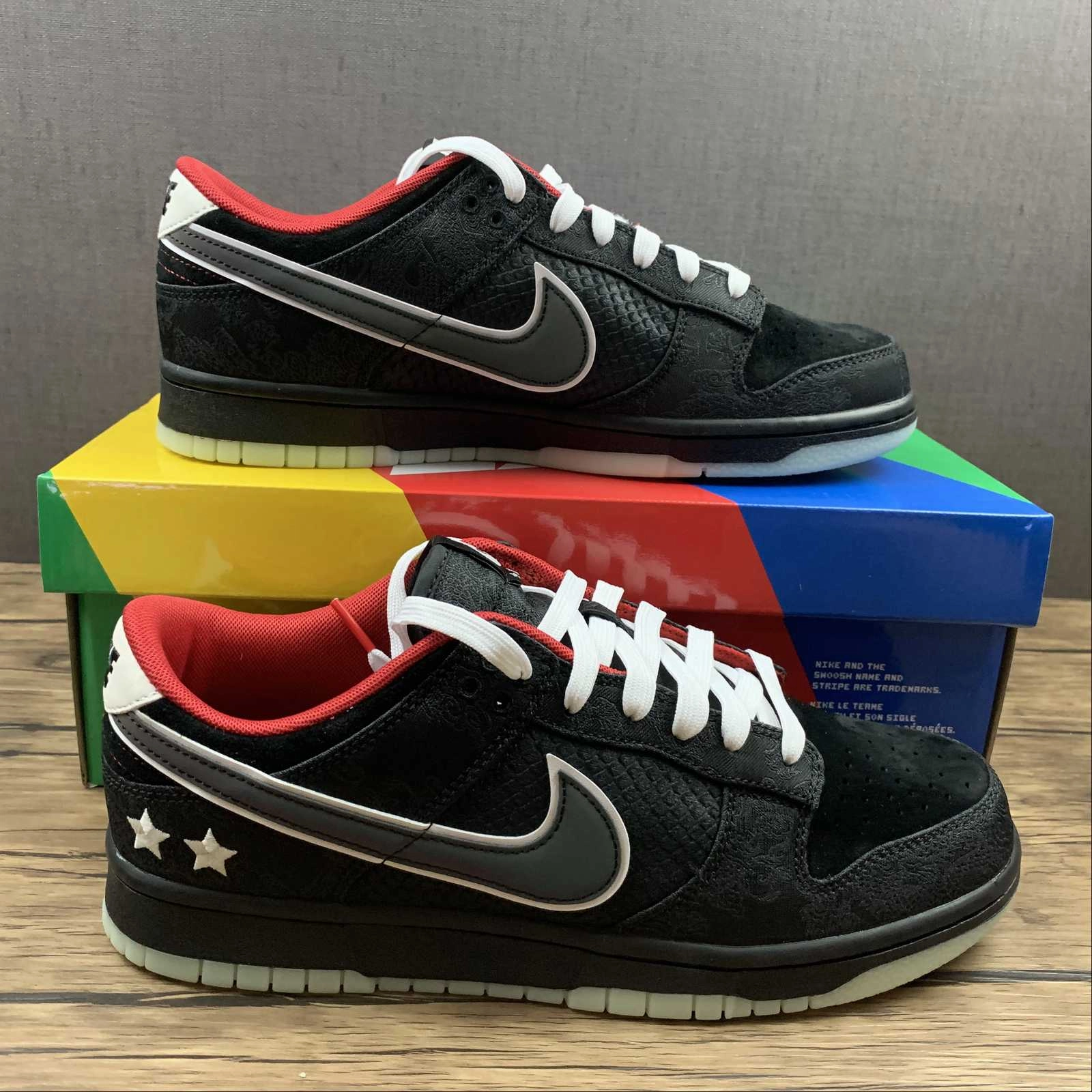 Jogging SB Dunk Low LPL League of Legends Black White Bright Crimson DO2327-011