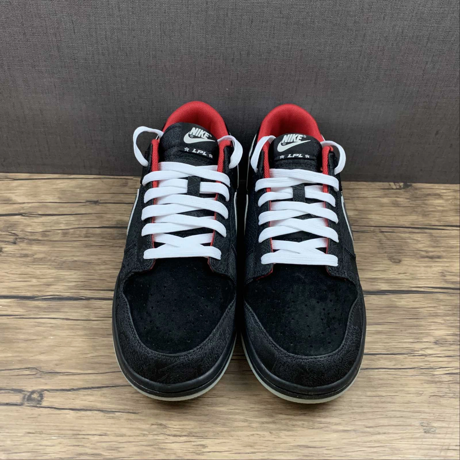 SB Dunk Low LPL League of Legends Black White Bright Crimson DO2327-011 ComfortableFit