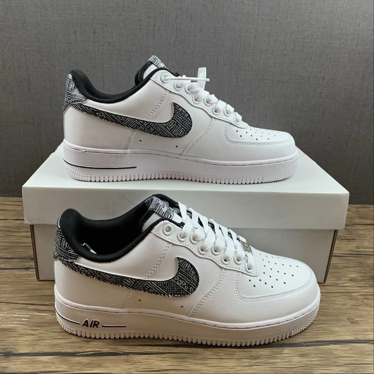 Air Force 1 07 Low Geometric Print White Metallic Silver Black CZ7933-100 Simple Touch Fresh Vibes