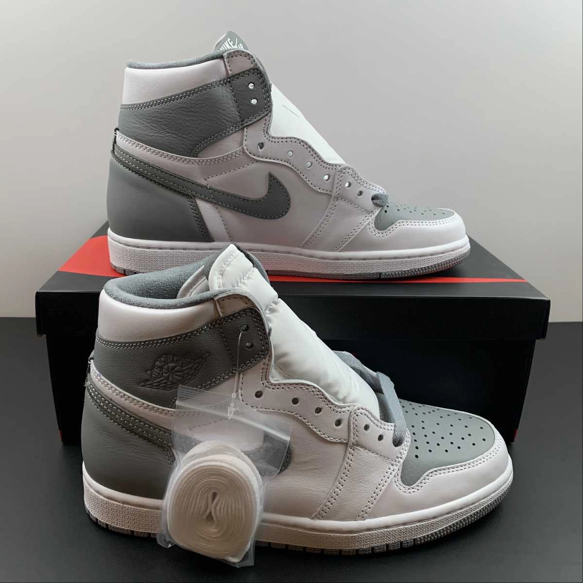 foldable Heel Balance Air Jordan 1 Retro High OG White Sail Stealth Grey (2021) 555088-037