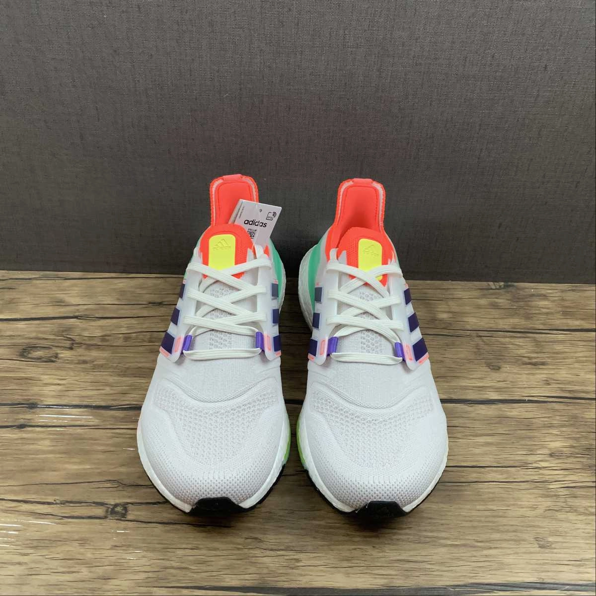 Padded collar Chill Step Adidas UltraBoost 22 White Grey Pink GY8688