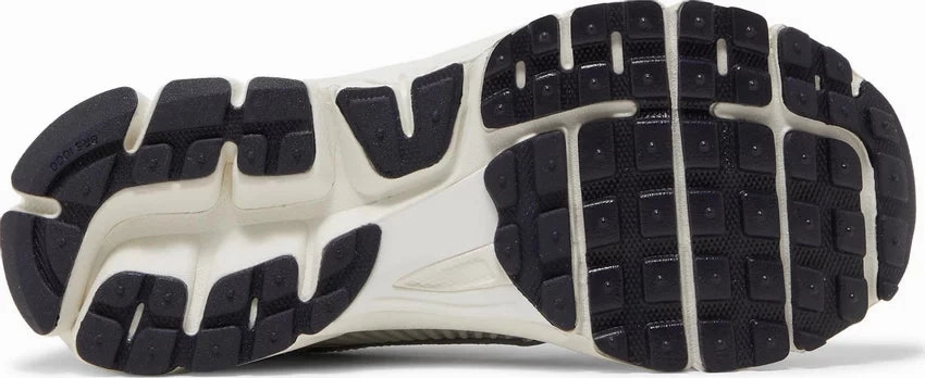 Nike Vomero Photon Dust Metallic Silver W flat - footed running shoes polyester - feature shoes