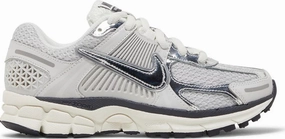 aerodynamic - design shoes lace - decorated running gear Nike Vomero Photon Dust Metallic Silver W