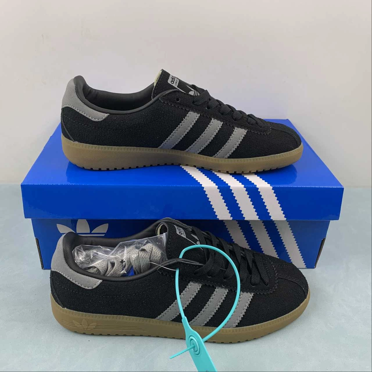 easy - to - put - on shoes Adidas Bermuda Carbon Grey Four Gum CQ2781