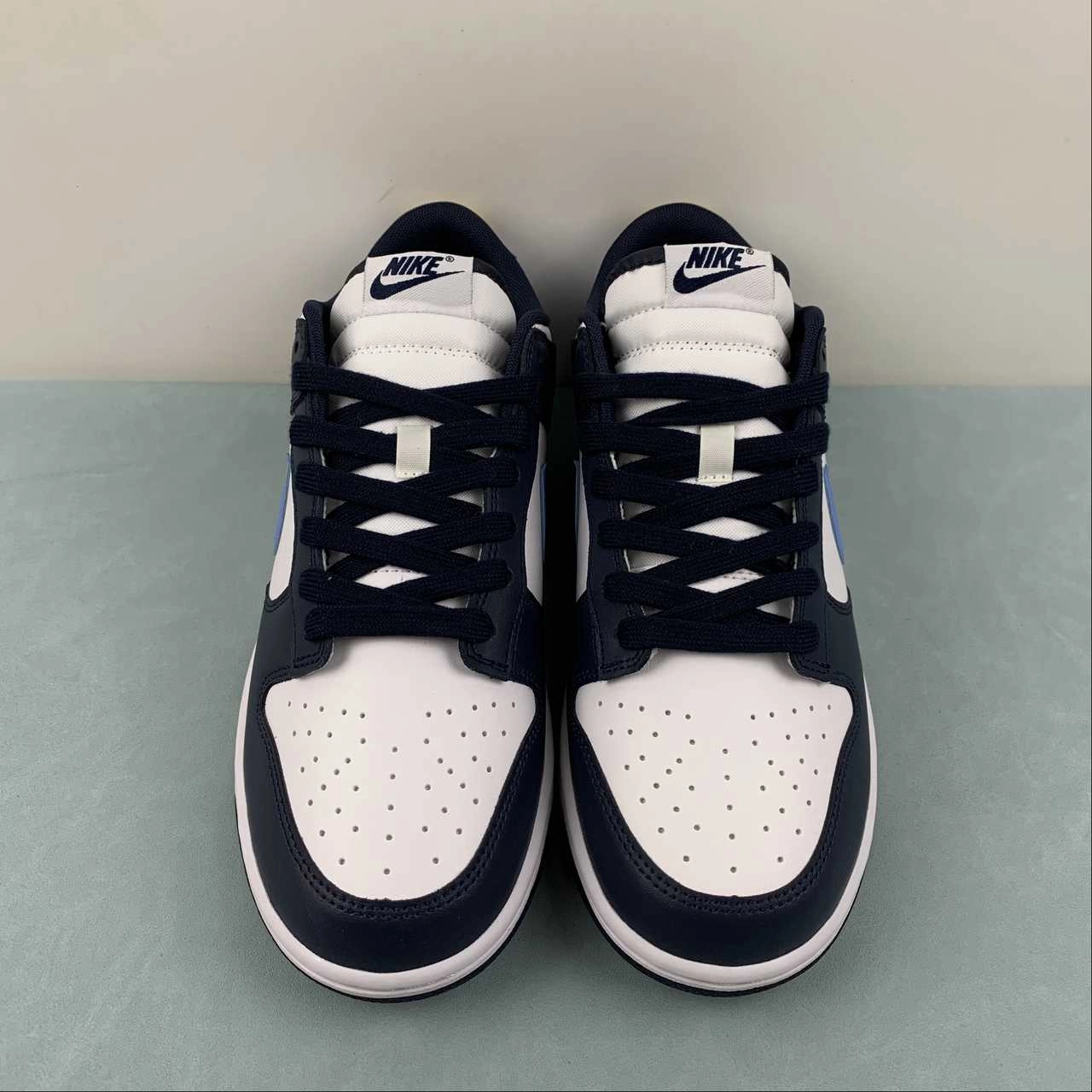 SB Dunk Low Midnight Navy University Blue Laser Orange FN7800-400 Flexible Outsole Design