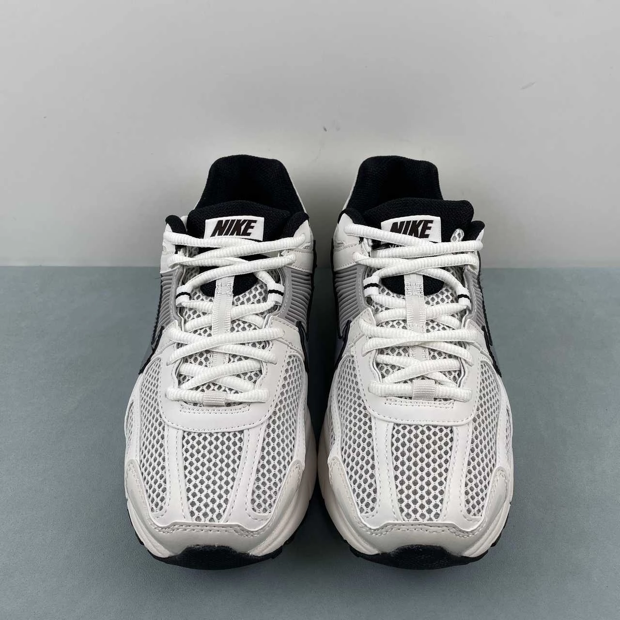 Sweat Session Zoom Vomero 5 Phantom Metallic Platinum Light Iron Ore FJ2028-001